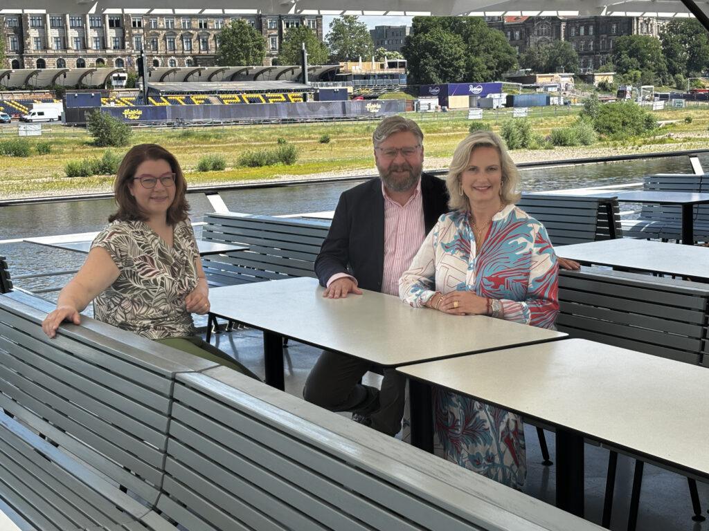 Weiße Flotte Sachsen GmbH: Astrid Rockel (Geschäftsführerin WEIßE FLOTTE SACHSEN GmbH), Regisseur Thomas Reiche und Camilla Nylund