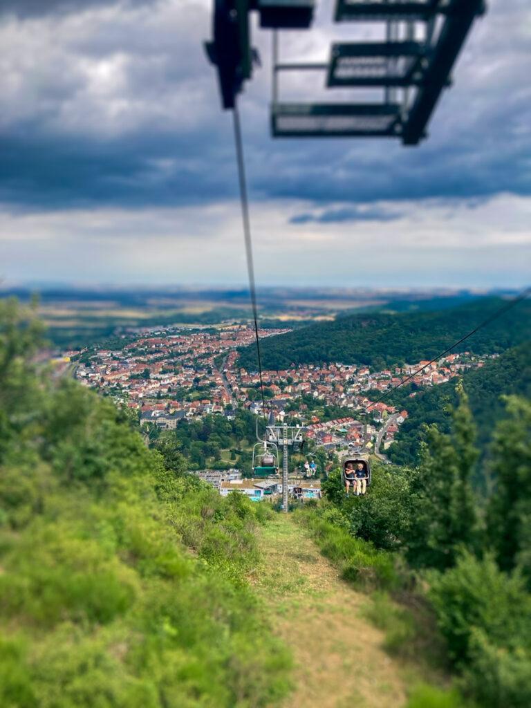 Sessellift mit Blick auf Thale
